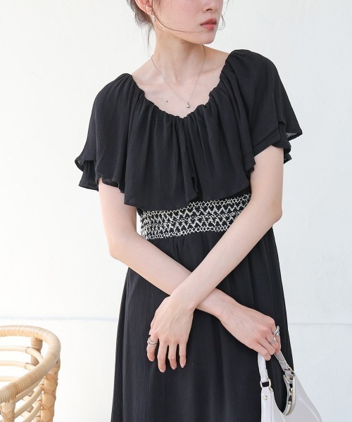 Bab(バブ)の「【選べるサイズ展開/2way】レーヨンクレープスモッキングワンピース(ワンピース・レディース・ブラック/アイボリー・M/S)」の17枚目の写真