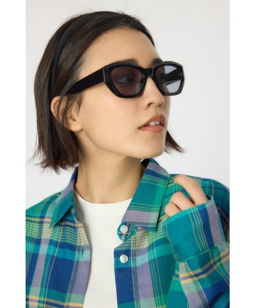 RODEO CROWNS WIDE BOWL（ロデオクラウンズワイドボウル）の「バタフライ フレーム アイウェア（サングラス・レディース・ブラック/レッド/ブラウン系その他・FREE）」の12枚目の写真