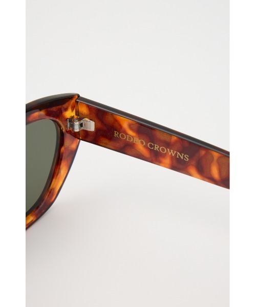 RODEO CROWNS WIDE BOWL（ロデオクラウンズワイドボウル）の「バタフライ フレーム アイウェア（サングラス・レディース・ブラック/レッド/ブラウン系その他・FREE）」の18枚目の写真