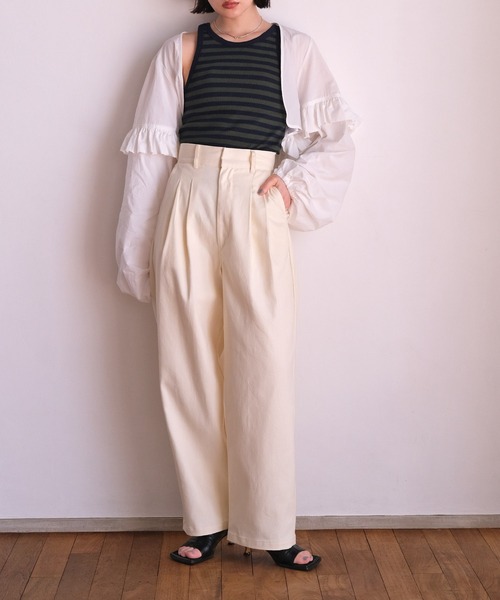 AKTE(アクテ)の「バックオープンフリルボレロ(シャツ/ブラウス・レディース・ブラック/ホワイト・FREE)」の4枚目の写真