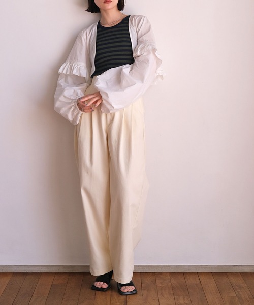 AKTE(アクテ)の「バックオープンフリルボレロ(シャツ/ブラウス・レディース・ブラック/ホワイト・FREE)」の9枚目の写真