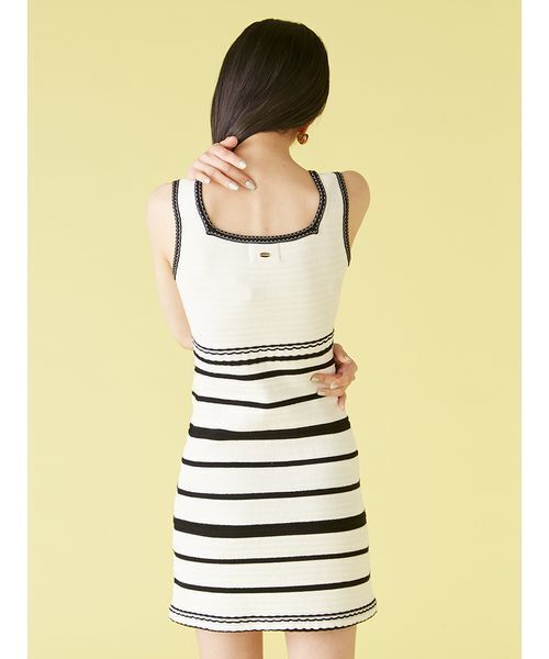 MARY QUANT LONDON ニット半袖ワンピース　デイジー柄 MARY QUANT LONDON ニット半袖ワンピース デイジー柄 - メルカリ