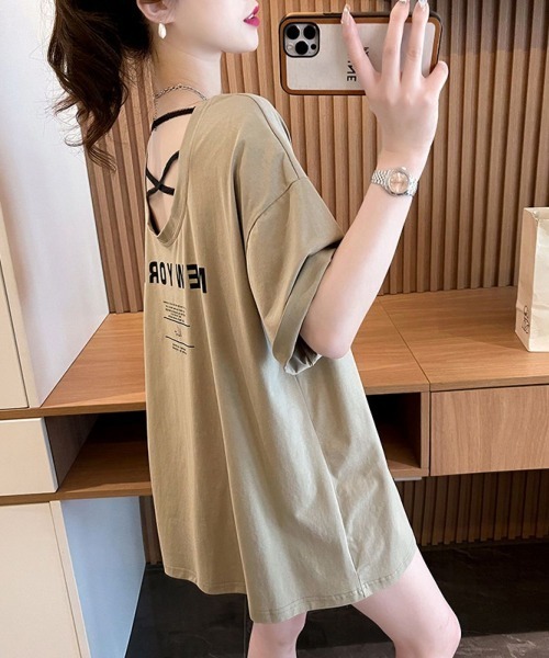LETee（レティー）の「こなれ感抜群のフォトプリント！ゆるシルエットで着映えする大人カジュアルTシャツ（Tシャツ/カットソー・レディース・ブラック/ホワイト/ベージュ・FREE）」の10枚目の写真