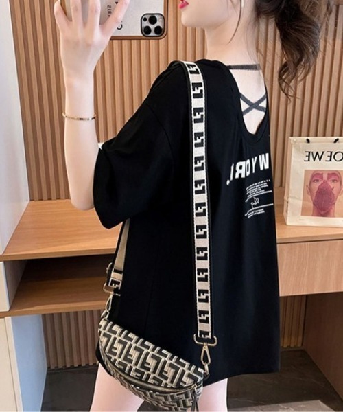 LETee（レティー）の「こなれ感抜群のフォトプリント！ゆるシルエットで着映えする大人カジュアルTシャツ（Tシャツ/カットソー・レディース・ブラック/ホワイト/ベージュ・FREE）」の17枚目の写真