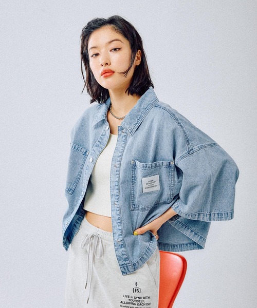 LEPSIM(レプシィム)の「BIGデニムショート5分袖シャツ 493055(シャツ/ブラウス・レディース・ブルー/ライトブルー/ピンク/ライトカーキ/パープル・FREE)」の17枚目の写真