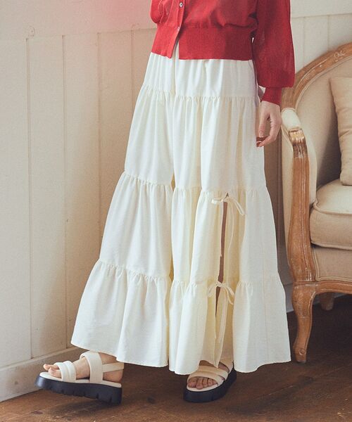 earth music&ecology（アースミュージックアンドエコロジー）の「スリットリボンティアードスカート（スカート・レディース・ブラック/オフホワイト・FREE）」の22枚目の写真