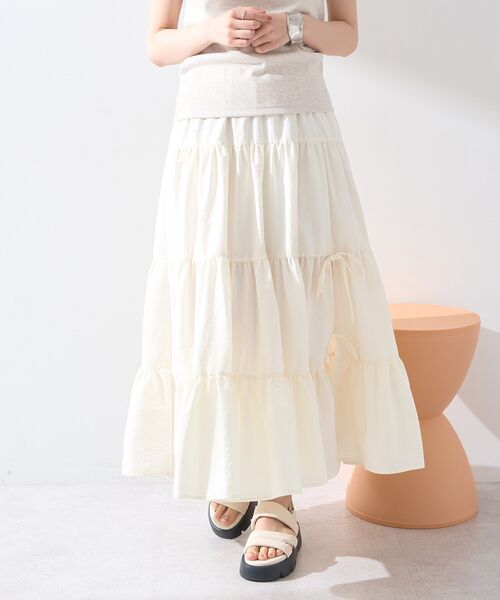 earth music&ecology（アースミュージックアンドエコロジー）の「スリットリボンティアードスカート（スカート・レディース・ブラック/オフホワイト・FREE）」の20枚目の写真