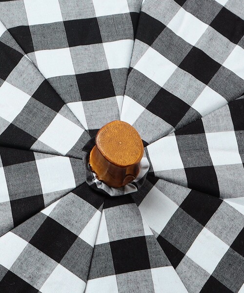 BLUELANE(ブルーレーン)の「<BLUELANE>ギンガムチェック 晴雨兼用 折りたたみ傘(折りたたみ傘・レディース・ブラック・FREE)」の6枚目の写真