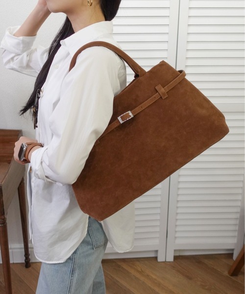 unnu（ユヌ）の「ベルトデザインスエードタッチボストン（ボストンバッグ・レディース・ブラウン/ブラック・F）」の5枚目の写真