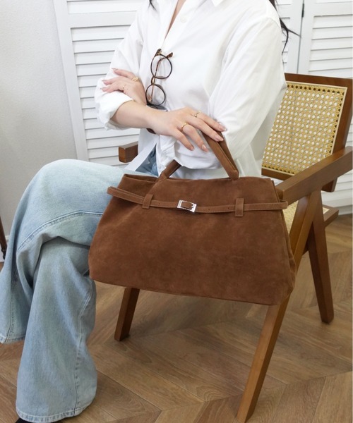 unnu（ユヌ）の「ベルトデザインスエードタッチボストン（ボストンバッグ・レディース・ブラウン/ブラック・F）」の7枚目の写真