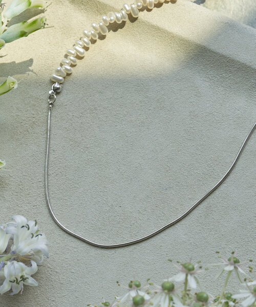 Jena espace merveilleux（ジェナ　エスパスメルヴェイユ）の「パールミックススライドネックレス（リング・レディース・シルバー/ゴールド・FREE）」の6枚目の写真