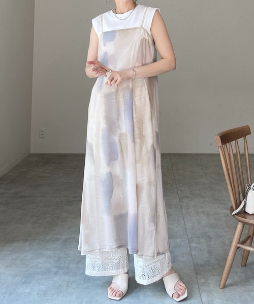 She's Closet（シーズクローゼット）の「水彩ニュアンス柄 ロング丈 メッシュチュール シアーキャミワンピース（ワンピース・レディース・アイボリー/ナチュラル/スミクロ/ライトグレー・FREE）」の4枚目の写真