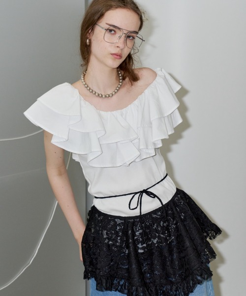 yae（ヤエ）の「2way frills top /2wayフリルトップ（Tシャツ/カットソー・レディース・ホワイト/ブラック・FREE）」の2枚目の写真