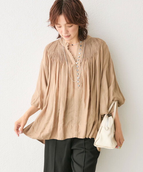 RIVE DROITE(リヴドロワ)の「【à Nice (ア ・ニース)】ハンドプリーツブラウス(シャツ/ブラウス・レディース・オフホワイト/ブラック/モカ・FREE)」の3枚目の写真