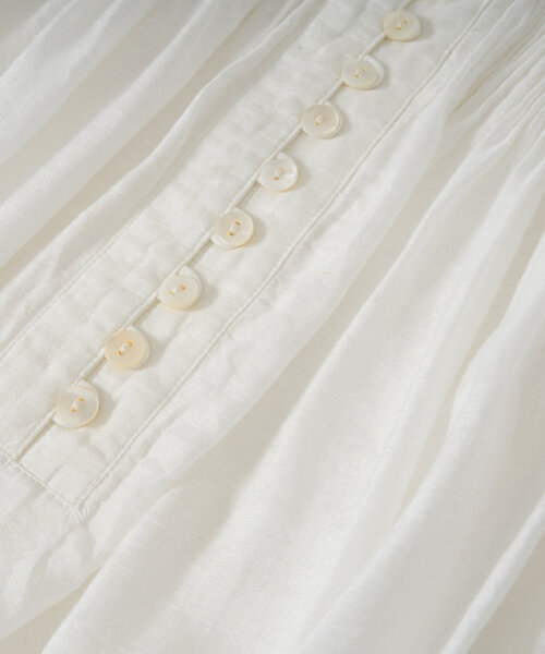 RIVE DROITE(リヴドロワ)の「【à Nice (ア ・ニース)】ハンドプリーツブラウス(シャツ/ブラウス・レディース・オフホワイト/ブラック/モカ・FREE)」の11枚目の写真