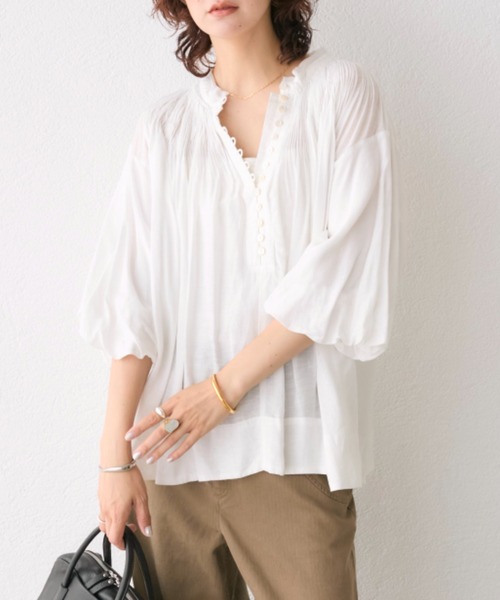 RIVE DROITE(リヴドロワ)の「【à Nice (ア ・ニース)】ハンドプリーツブラウス(シャツ/ブラウス・レディース・オフホワイト/ブラック/モカ・FREE)」の1枚目の写真