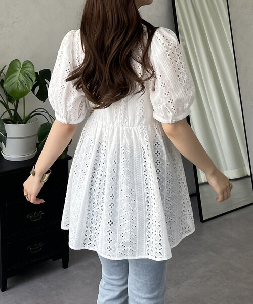 prose verse（プロズヴェール）の「コットンレースVネックペプラムブラウス（シャツ/ブラウス・レディース・オフホワイト・LARGE/MEDIUM）」の7枚目の写真