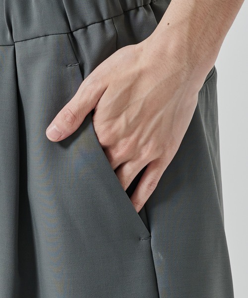 ATTACHMENT(アタッチメント)の「【ATTACHMENT/アタッチメント】〈別注〉WASHABLE SUPER EASY SHORTS(その他パンツ・メンズ・ダークグレー/ベージュ/ブラック・2/1)」の4枚目の写真