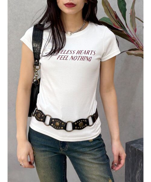 EVRIS（エヴリス）の「タイトグラフィックTシャツ（Tシャツ/カットソー・レディース・ホワイト/レッド/ブラック・FREE）」の2枚目の写真