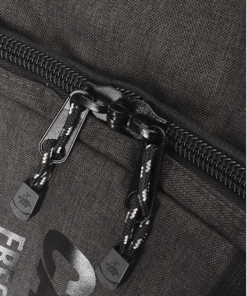 CAPTAIN STAG(キャプテンスタッグ)の「CAPTAINSTAG 3WAYリュック35L 1254(バックパック/リュック・レディース・ブラック/ネイビー・FREE)」の15枚目の写真