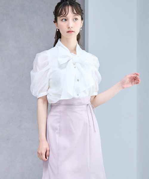 31 Sons de mode(トランテアン ソン ドゥ モード)の「ビジュー釦シアーボウタイブラウス(シャツ/ブラウス・レディース・ネイビー/オフホワイト/ピンク・フリ-)」の4枚目の写真