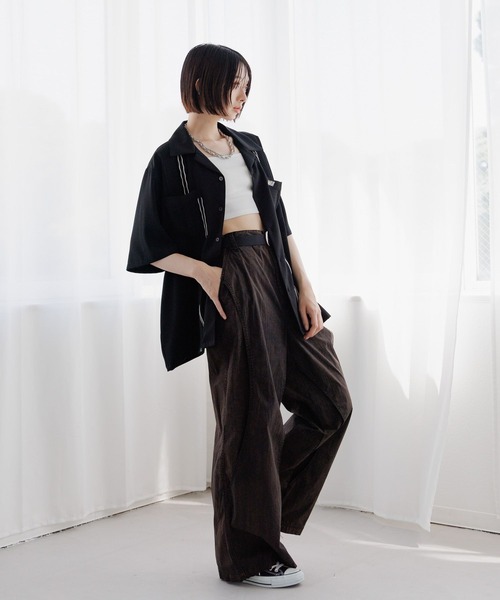 Anui(アニュイ)の「【UNISEX】パッチトロミカイキンシャツ(シャツ/ブラウス・レディース・ブラック/ボルドー・MEDIUM)」の3枚目の写真