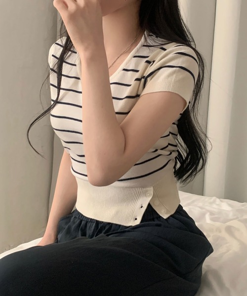 Girly Doll(ガーリードール)の「サイド裾ボタンクルーネック半袖ニット(ニット/セーター・レディース・ホワイト系その他/アイボリー/ブルー系その他/ブルー/ピンク/グリーン・FREE)」の10枚目の写真
