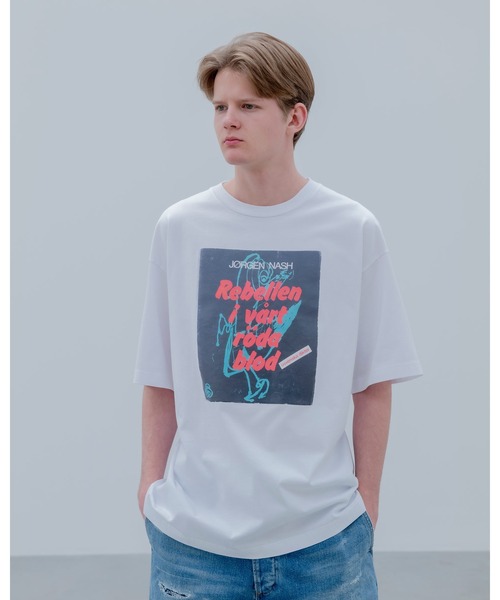 uniform experiment(ユニフォームエクスペリメント)の「JORGEN NASH: Rebellen I vart roda blod TEE(Tシャツ/カットソー・メンズ・ブラック/ホワイト・4/2/3/1/5)」の3枚目の写真