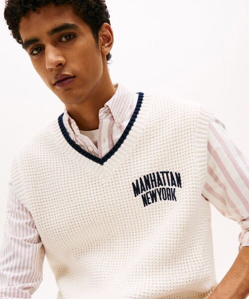 tommy jeans(トミー ジーンズ)の「レギュラーワッフルニットベスト(ニット/セーター・メンズ・ホワイト・X-LARGE/SMALL/MEDIUM/LARGE)」の4枚目の写真
