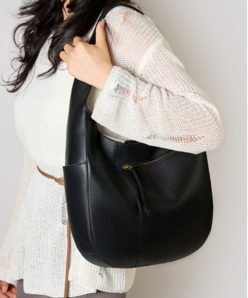 NiiNa（ニーナ）の「【 NiiNa / ニーナ 】【高品質牛革】2wayワンハンドルラウンドフォルムレザーバッグ（ショルダーバッグ・レディース・ブラック/ダークブラウン・FREE）」の14枚目の写真