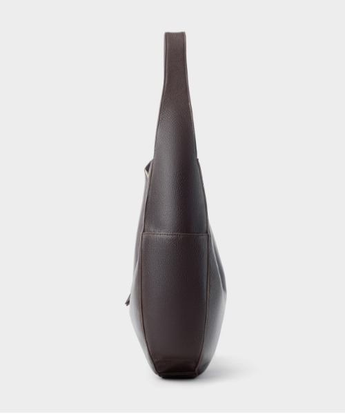 NiiNa（ニーナ）の「【 NiiNa / ニーナ 】【高品質牛革】2wayワンハンドルラウンドフォルムレザーバッグ（ショルダーバッグ・レディース・ブラック/ダークブラウン・FREE）」の19枚目の写真