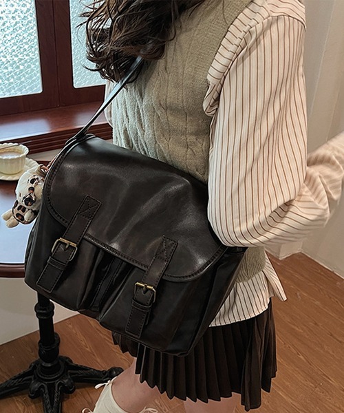 Lace Ladies(レースレディース)の「レザー調 多ポケット スクエア フラップ ショルダーバッグ(ショルダーバッグ・レディース・ブラック/ダークブラウン/ブラウン・FREE)」の7枚目の写真