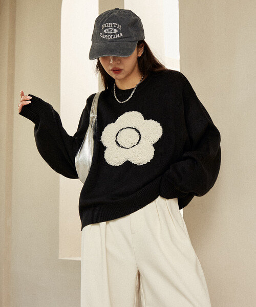 PUBLUX（パブリュクス）の「MARY QUANT × PUBLUX/マリークワント 相良 フラワーモチーフ アート ジャガードニット　限定展開（ニット/セーター・レディース・ブラック/オフホワイト/グレー/ブラウン/レッド/ネイビー/ベージュ・ﾌﾘ-）」の17枚目の写真