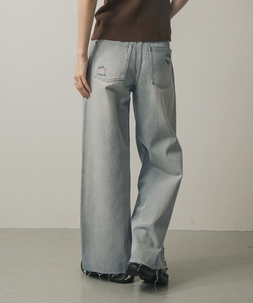 SENSE OF PLACE by URBAN RESEARCH（センスオブプレイスバイアーバンリサーチ）の「ダメージストレートデニム（デニムパンツ・レディース・ライトインディゴブルー/ブラウン・MEDIUM/SMALL）」の4枚目の写真