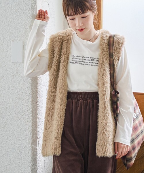 coen（コーエン）の「フェザーヤーンニットベスト（ベスト・レディース・ダークグレー/ベージュ/ナチュラル・FREE）」の3枚目の写真