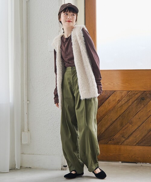 coen（コーエン）の「フェザーヤーンニットベスト（ベスト・レディース・ダークグレー/ベージュ/ナチュラル・FREE）」の8枚目の写真