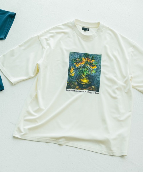 LAKOLE(ラコレ)の「【ラコレ アート】絵画グラフィックT / 588515(Tシャツ/カットソー・メンズ・ホワイト/ブルー/ホワイト系その他2/ブラック・MEDIUM/LARGE)」の2枚目の写真