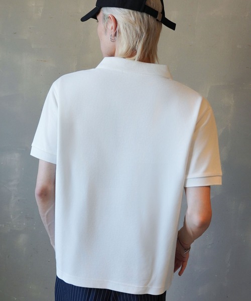 SPINNS（スピンズ）の「短丈ポロシャツ/エンブレム風ワンポイントロゴ/ショート丈（ポロシャツ・メンズ・ブラック/グレー/ネイビー/ホワイト/ブラック×ホワイト/ネイビー×ホワイト・ONESIZE）」の21枚目の写真