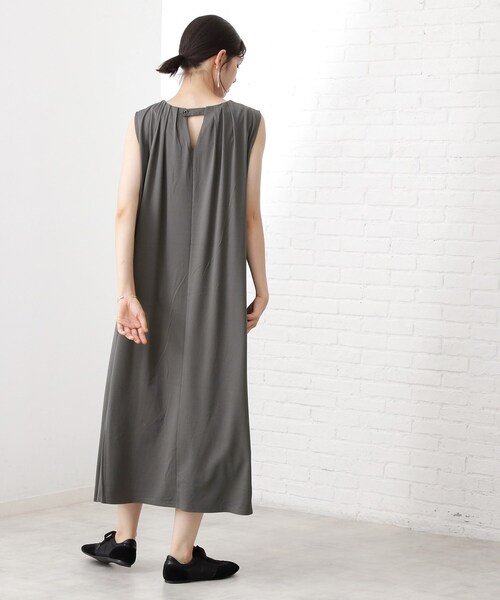 THE SHOP TK (ザ ショップ ティーケー )の「【WEB限定】カットソーワンピース【洗濯機OK】(ワンピース・レディース・ダークブラウン系8/ブラック系8/ブルー系その他7/チャコール・12)」の19枚目の写真