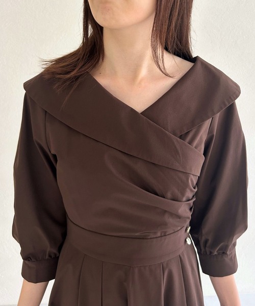 31 Sons de mode（トランテアン　ソン　ドゥ　モード）の「2025秋冬新作 カシュクールワンピース（ワンピース・レディース・グレイッシュベージュ/ブラウン/オフホワイト・S/M）」の7枚目の写真