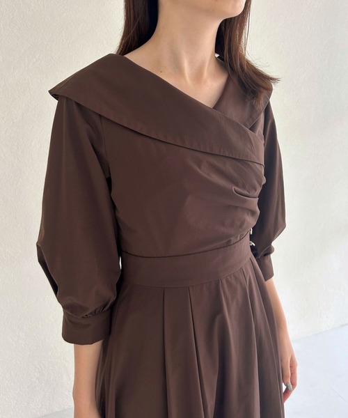 31 Sons de mode（トランテアン　ソン　ドゥ　モード）の「2025秋冬新作 カシュクールワンピース（ワンピース・レディース・グレイッシュベージュ/ブラウン/オフホワイト・S/M）」の13枚目の写真