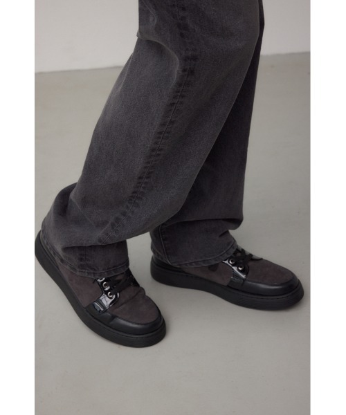 AZUL by moussy(アズールバイマウジー)の「フェイクスエードスニーカー(スニーカー・メンズ・ブラック・LARGE/MEDIUM)」の2枚目の写真