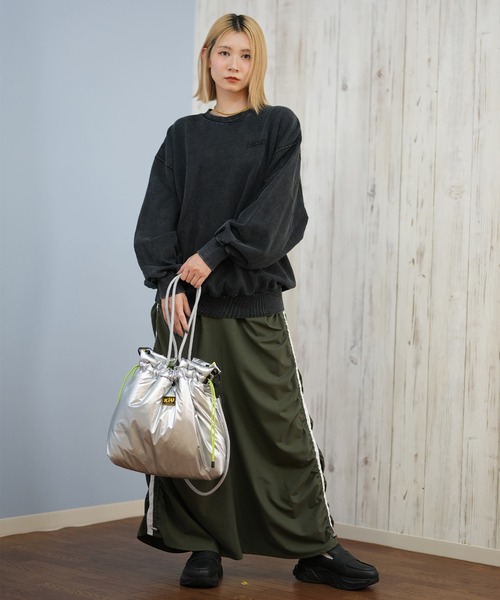 RVCA（ルーカ）の「RVCA/ルーカ スウェット クルーネックトレーナー BF044-P04（スウェット・レディース・ホワイト/ライトブルー/ブラック・M/S）」の14枚目の写真
