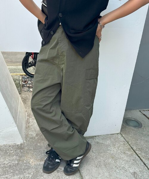 DISCOAT（ディスコート）の「【ユニセックス】ナイロンコットンパラシュートパンツ（その他パンツ・レディース・ブラウン/カーキ・MEDIUM/LARGE）」の14枚目の写真