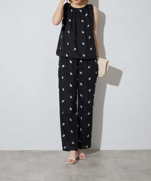 each（イーチ）の「フラワーエンブロイダリーショルダーリボンノースリブラウス【セットアップ対応】（シャツ/ブラウス・レディース・ブラック/グレー・FREE）」の9枚目の写真