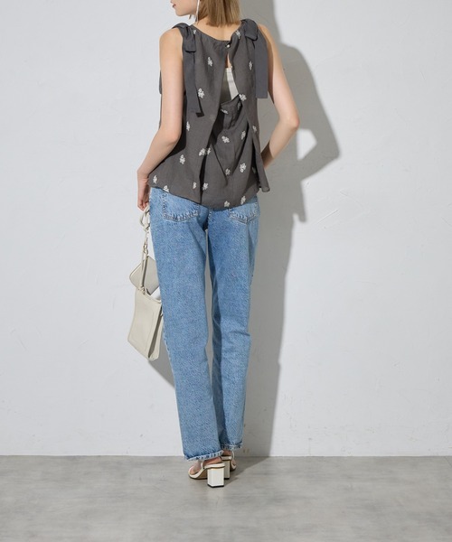 each（イーチ）の「フラワーエンブロイダリーショルダーリボンノースリブラウス【セットアップ対応】（シャツ/ブラウス・レディース・ブラック/グレー・FREE）」の19枚目の写真