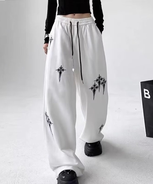 lilful(リルフル)の「クロスプリントモノトーンルーズスウェットパンツ(スウェットパンツ・レディース・ホワイト/ブラック・M/S)」の2枚目の写真