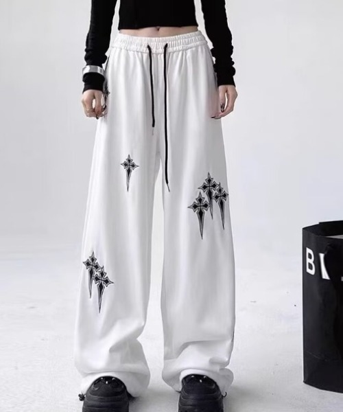 lilful(リルフル)の「クロスプリントモノトーンルーズスウェットパンツ(スウェットパンツ・レディース・ホワイト/ブラック・M/S)」の3枚目の写真