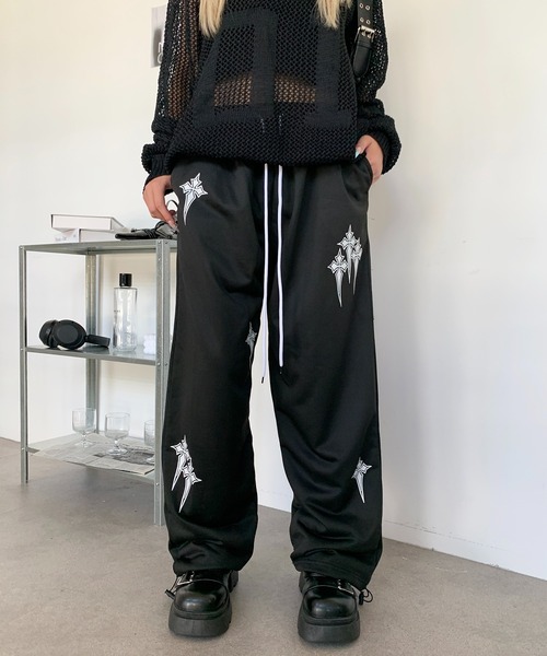 lilful(リルフル)の「クロスプリントモノトーンルーズスウェットパンツ(スウェットパンツ・レディース・ホワイト/ブラック・M/S)」の12枚目の写真