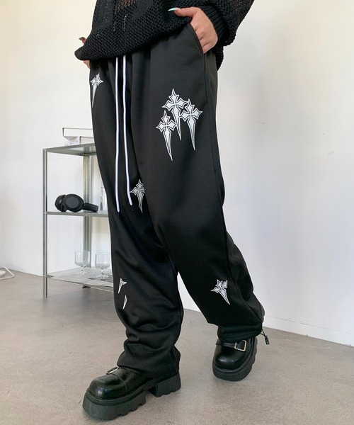 lilful(リルフル)の「クロスプリントモノトーンルーズスウェットパンツ(スウェットパンツ・レディース・ホワイト/ブラック・M/S)」の10枚目の写真